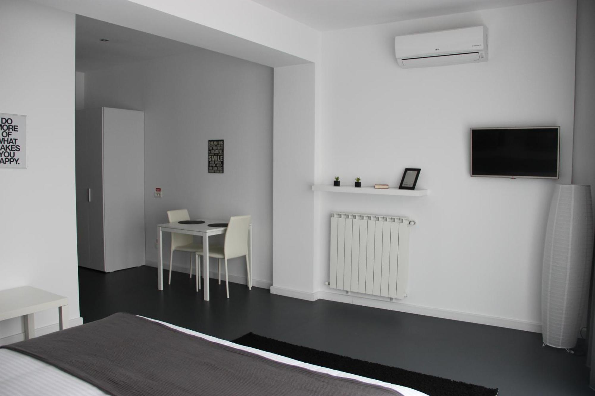 Living Aparthotel Bukarest Zimmer foto